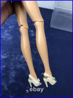 12 Integrity Fashion Royalty Doll 2003 Paradise Veronique Perrin Brunette