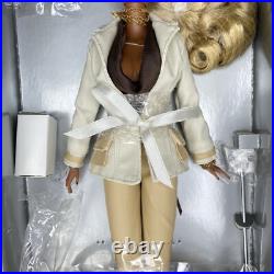 2004 Integrity Toys Fashion Royalty Perfect Skin Adele Makeda /850 NRFB 2004 Integrity Toys Fashion Royalty Perfect Skin Adele Makeda /850 NRFB