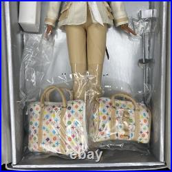 2004 Integrity Toys Fashion Royalty Perfect Skin Adele Makeda /850 NRFB 2004 Integrity Toys Fashion Royalty Perfect Skin Adele Makeda /850 NRFB