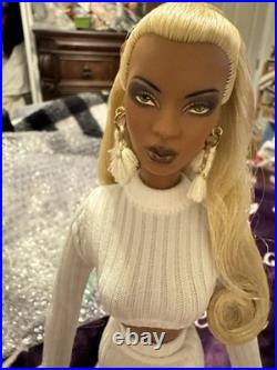 2004 Integrity Toys Fashion Royalty Perfect Skin Adele Makeda #91032 Rare Doll