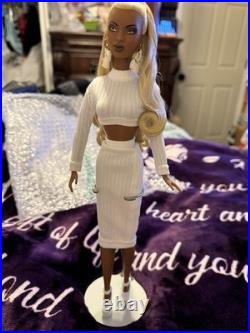 2004 Integrity Toys Fashion Royalty Perfect Skin Adele Makeda #91032 Rare Doll