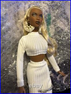 2004 Integrity Toys Fashion Royalty Perfect Skin Adele Makeda #91032 Rare Doll