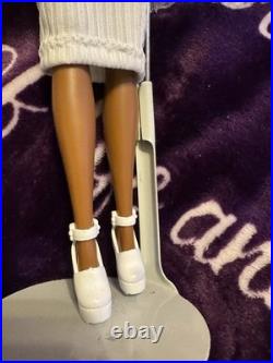 2004 Integrity Toys Fashion Royalty Perfect Skin Adele Makeda #91032 Rare Doll