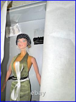 2004 Integrity Toys Fashion Royalty SHEER GODDESS Veronique Perrin #91023 NRFB 2004 Integrity Toys Fashion Royalty SHEER GODDESS Veronique Perrin #91023 NRFB