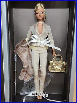 2006 Integrity FR FEMME DU MONDE Natalia Fatale Dressed Doll #91109 NRFB