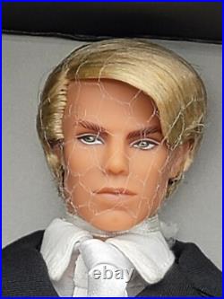 2006 Integrity Turning Heads Pierre De Vries Dressed Figure BLOND #91115A NRFB