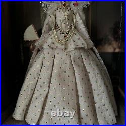 2009 Barbie Queen Elizabeth I Royalty Series Gold Label Series By Mattel