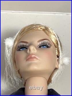 2015 Integrity Toys Cinematic Convention Perfectly Suited Giselle Nrfb Rare