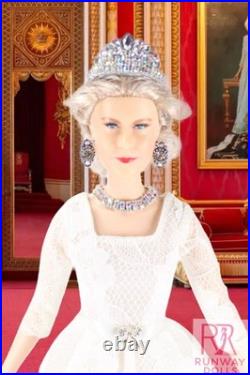 2X 2026 Runway Dolls Royal Dinner & Royalty In Balmoral Lilibet 12.5 Custo