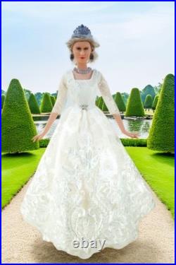 2X 2026 Runway Dolls Royal Dinner & Royalty In Balmoral Lilibet 12.5 Custo