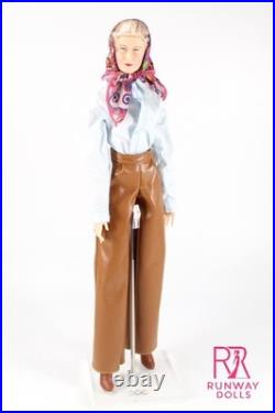 2X 2026 Runway Dolls Royal Dinner & Royalty In Balmoral Lilibet 12.5 Custo