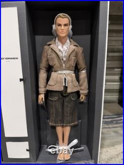 BACK TO NEW YORK NOAH FARADAY Monarchs Fashion Royalty Homme Doll NRFB