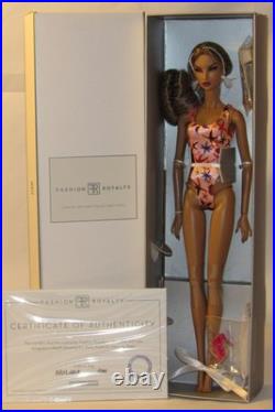Bombshell Beach Natalia Fatale Basic Doll NRFB #91537 Fashion Royalty