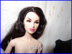 Carol Roth The Entrepeneur Equation Doll Fashion Royalty It 2011