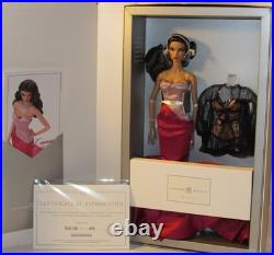 Enamorada Natalia Fatale NRFB #91477 Fashion Royalty 2020 W Club Exclusive