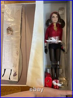 FASHION ROYALTY GIRL OF THE MOMENT NIB VERONIQUE PERRIN Damaged Luggage See Pic