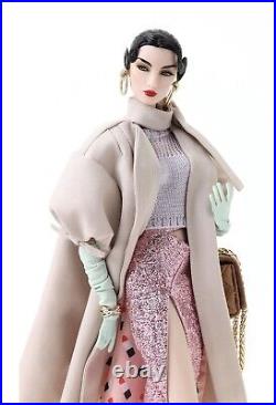 FASHION ROYALTY MINT GLAMOUR COATED ELYSE Dressed DOLL