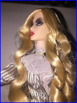 Fashion Royalty APHRODISIAC AVANTGUARDS MINI rooted with extra head and wig