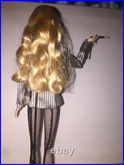 Fashion Royalty APHRODISIAC AVANTGUARDS MINI rooted with extra head and wig