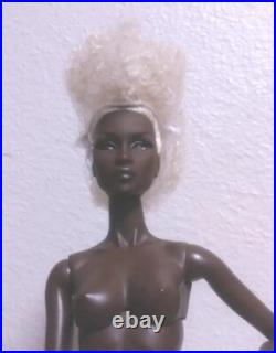 Fashion Royalty Divining Beauty Adele Makeda Nu Face Nude Doll Stand Nib