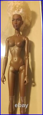 Fashion Royalty Divining Beauty Adele Makeda Nu Face Nude Doll Stand Nib