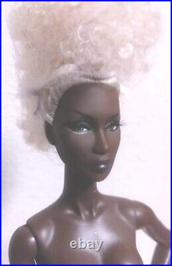 Fashion Royalty Divining Beauty Adele Makeda Nu Face Nude Doll Stand Nib