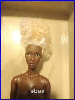 Fashion Royalty Divining Beauty Adele Makeda Nu Face Nude Doll Stand Nib