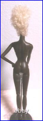 Fashion Royalty Divining Beauty Adele Makeda Nu Face Nude Doll Stand Nib