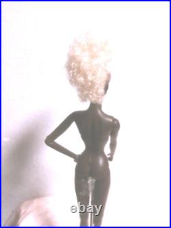 Fashion Royalty Divining Beauty Adele Makeda Nu Face Nude Doll Stand Nib