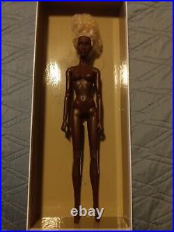 Fashion Royalty Divining Beauty Adele Makeda Nu Face Nude Doll Stand Nib