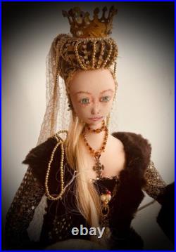 Fashion royalty doll