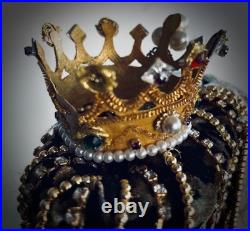 Fashion royalty doll