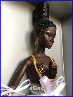 ILLUSIONIST NADJA DRESSED DOLL FASHION ROYALTY Nu. Face Agency Collection-NRFB