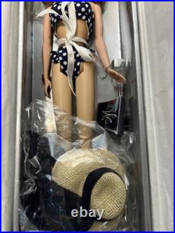 INTEGRITY FASHION ROYALTY DOLL 2002 Chic Escape Veronique Perrin Doll Fashion