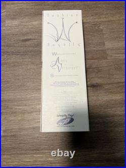 INTEGRITY FASHION ROYALTY DOLL 2002 Chic Escape Veronique Perrin Doll Fashion