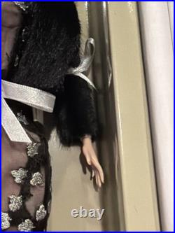 INTEGRITY TOYS Fashion Royalty 2012 Style Directive Your Kind of Model Kesenia