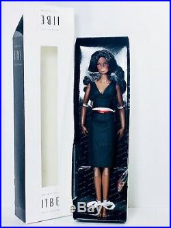 ITBE Dressed Second Skin Vanessa Fashion Royalty Doll Box And Stand