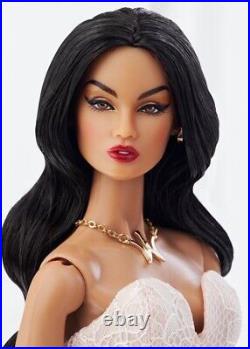 Integrity Toys Dawn In Bloom Isabella Alves Close Up doll Fashion Royalty NRFB