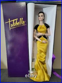 Integrity Toys FR16 Fashion Royalty Main Feature Elsa Lin 16 Dressed Doll-LE350