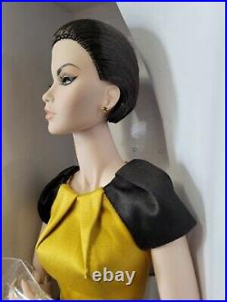 Integrity Toys FR16 Fashion Royalty Main Feature Elsa Lin 16 Dressed Doll-LE350
