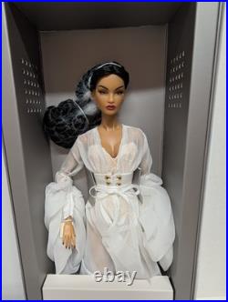 Integrity Toys Fashion Royalty Dawn in Bloom Isabella Alves Close-Up Doll NRFB