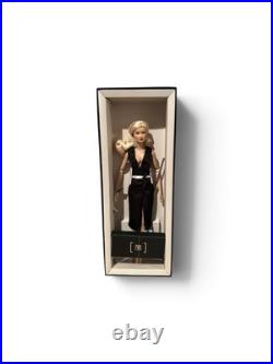 Integrity Toys Fashion Royalty Fame Fable Kyori Sato Gift Set 91370 NRFB