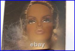 Integrity Toys-Fashion Royalty ITBE Vanessa NRFB March Madness Sale