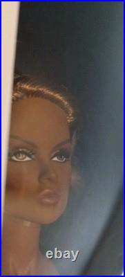 Integrity Toys-Fashion Royalty ITBE Vanessa NRFB March Madness Sale