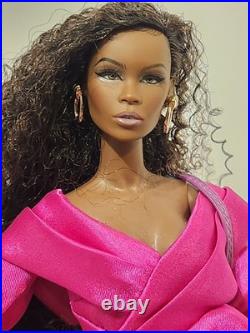 Integrity Toys/Fashion Royalty/Meteor In This Skin Zuri Okoty- Redressed