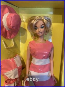 Integrity Toys Hamilton Doll Mad for Mod Candi Fashion Royalty #90028P 2002 Integrity Toys Hamilton Doll Mad for Mod Candi Fashion Royalty #90028P 2002