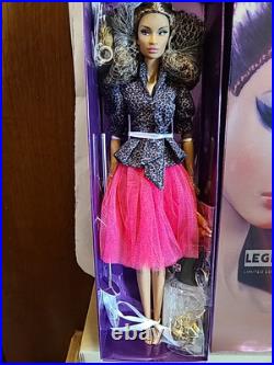 Integrity Toys The Industry Carry On Janay Doll LE 660 Legendary Conv RARE NRFB Integrity Toys The Industry Carry On Janay Doll LE 660 Legendary Conv RARE NRFB