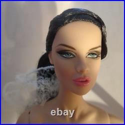 Integrity! Vanessa Perrin Fashion Explorer Fashion Royalty Doll! MINTY! GORGEOUS