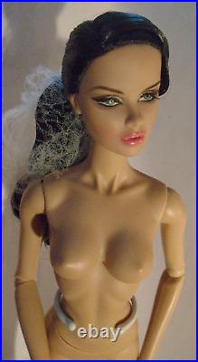 Integrity! Vanessa Perrin Fashion Explorer Fashion Royalty Doll! MINTY! GORGEOUS