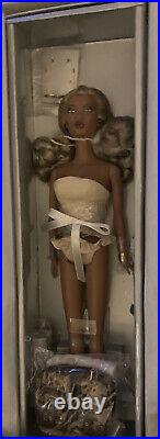 Integrity toys fashion royalty close-up doll Adele Makeda Bnib